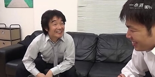 中出,亚洲,口交,大奶,日本人